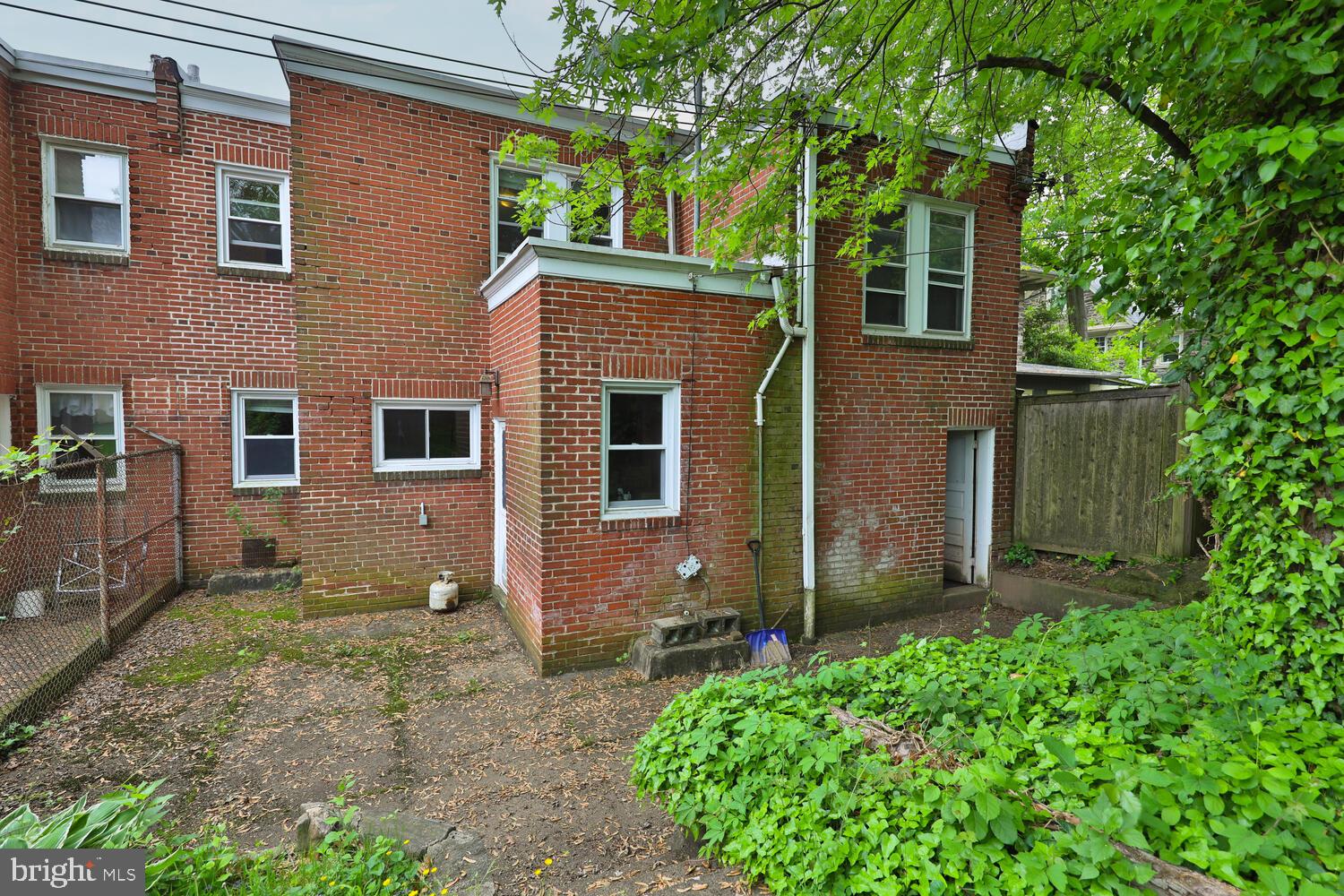 525 E Mount Airy Ave