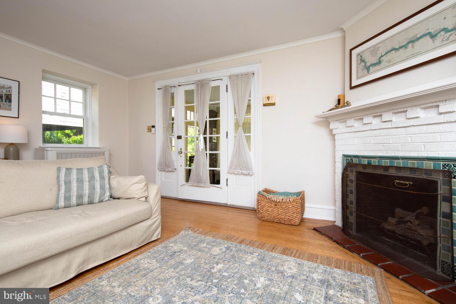621 E Mount Airy Ave