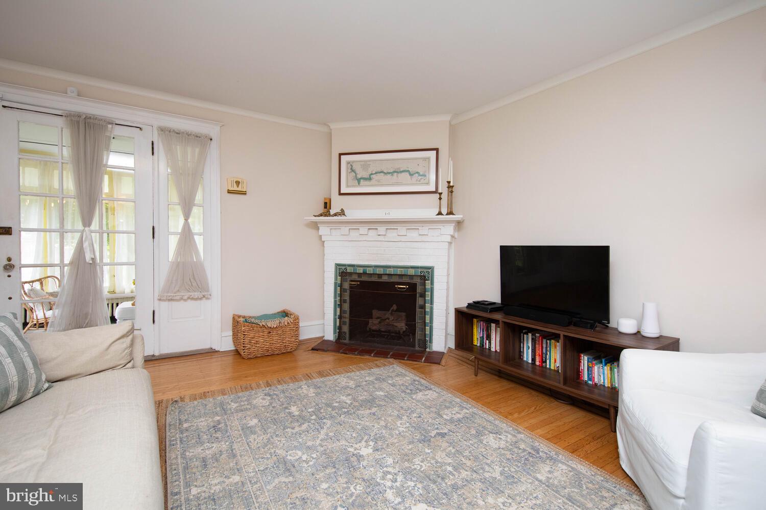 621 E Mount Airy Ave