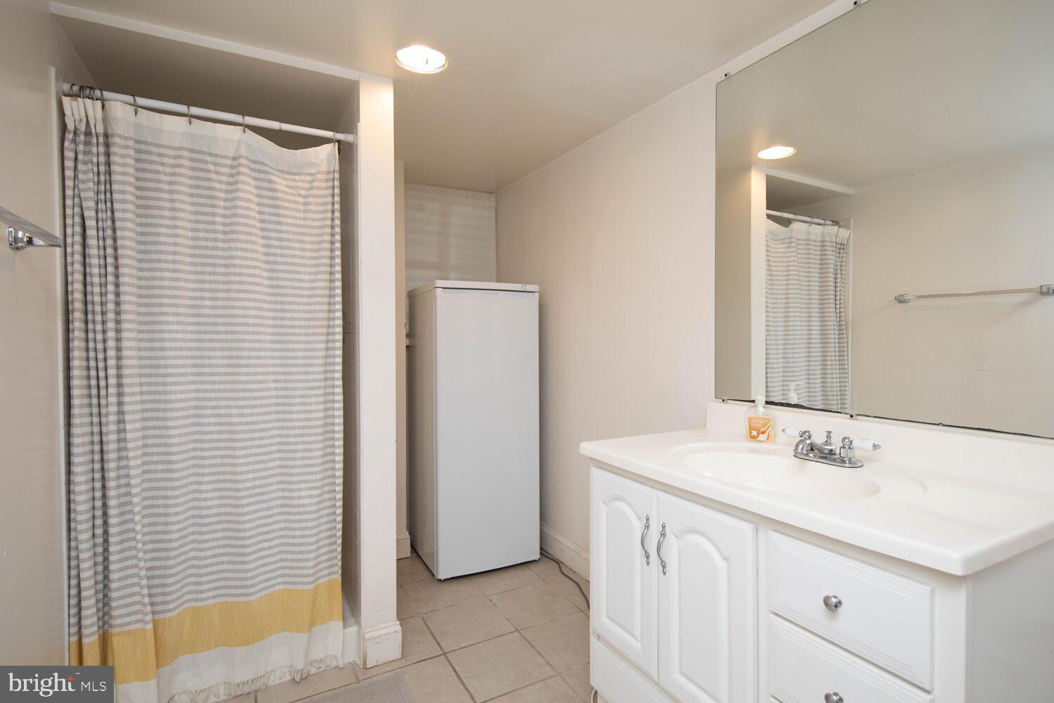 621 E Mount Airy Ave