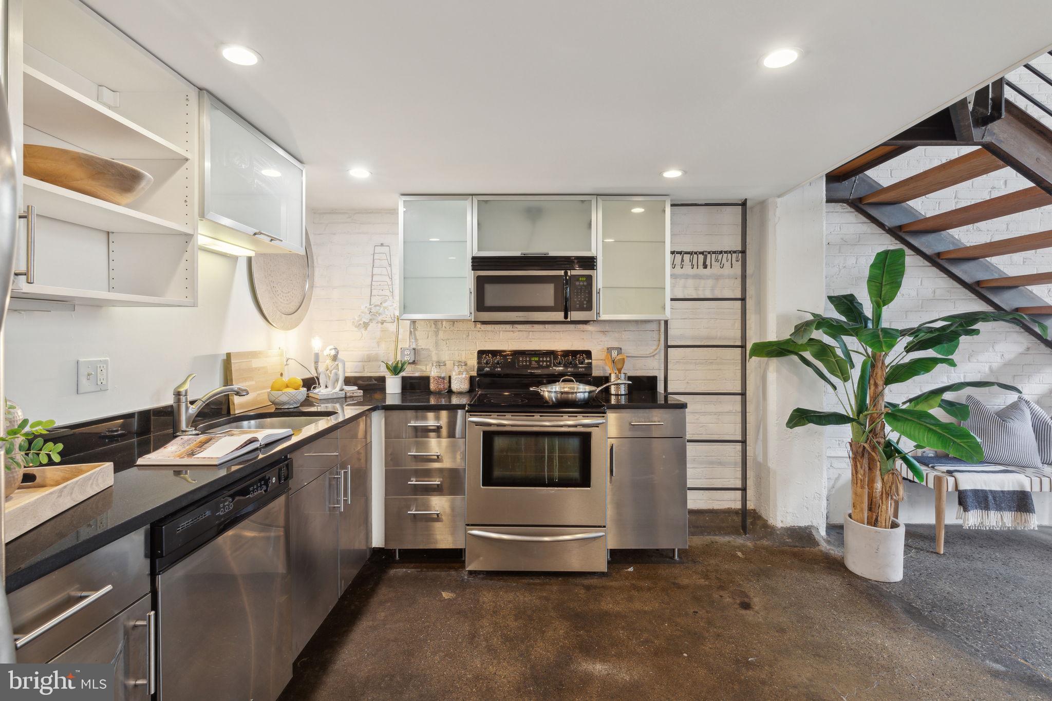 1203-15 N 3rd St #208