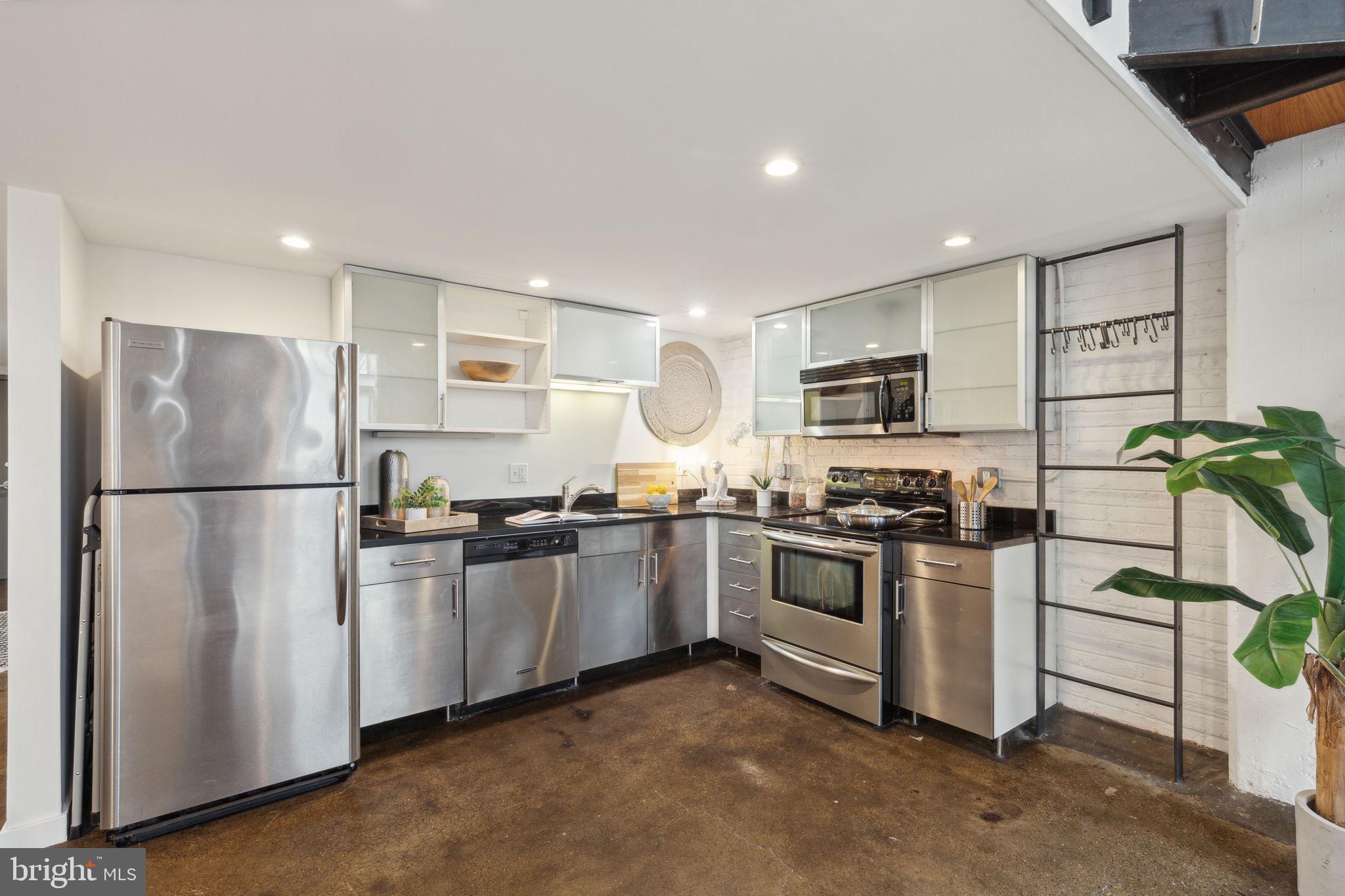 1203-15 N 3rd St #208