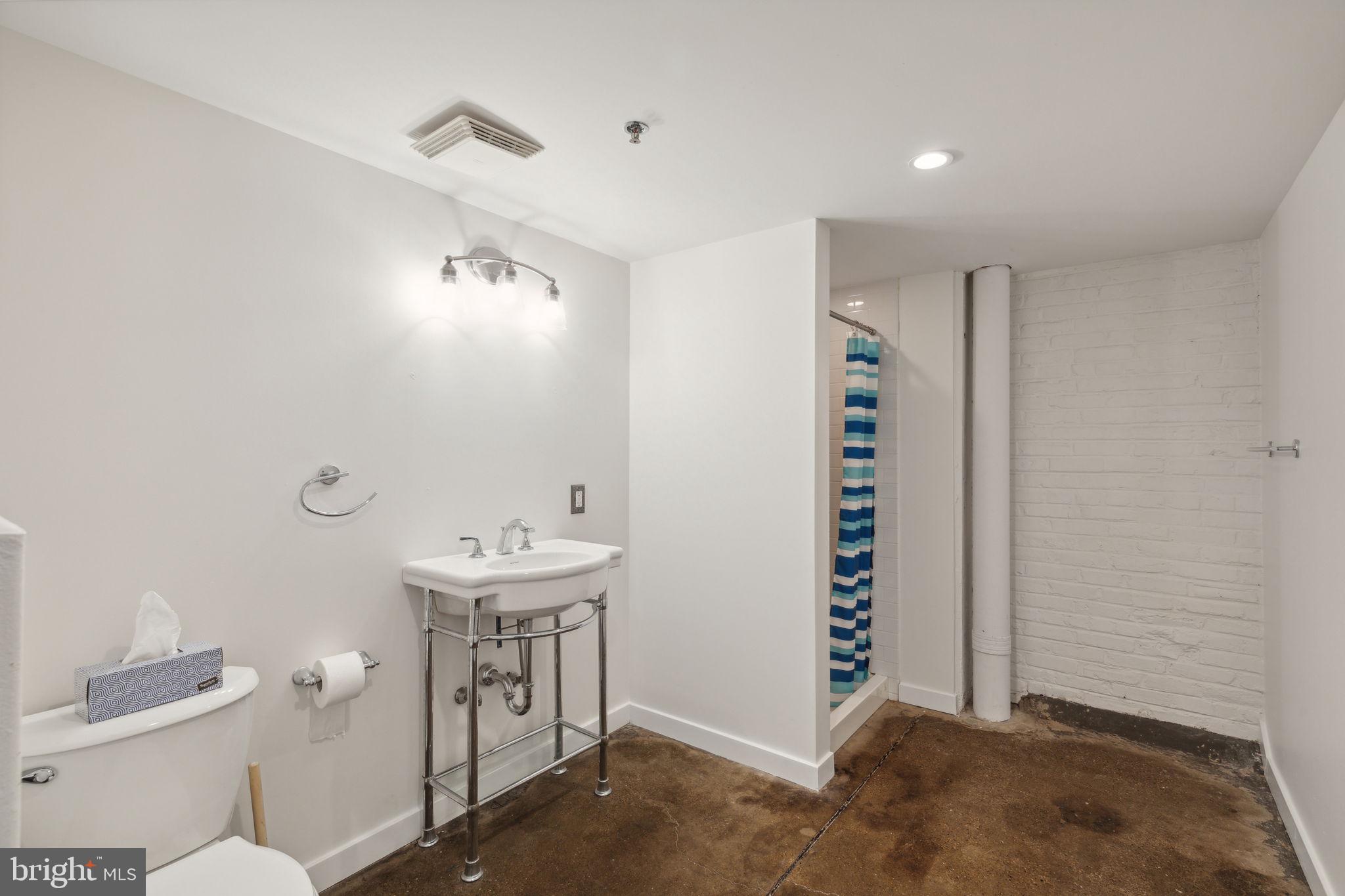 1203-15 N 3rd St #208