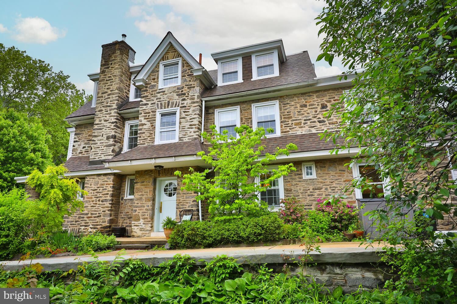 3242 Midvale Ave