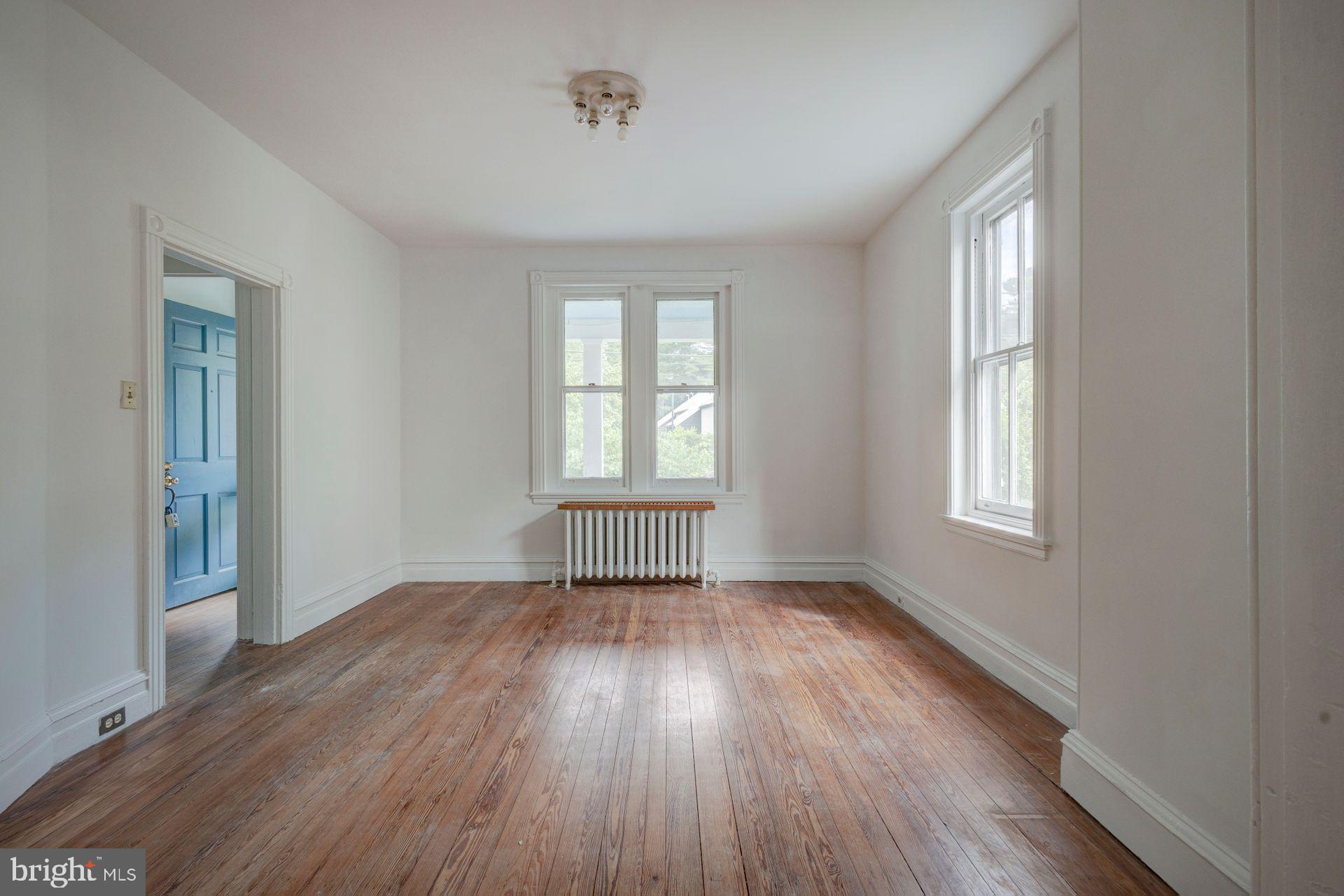 49 E Mermaid Ln