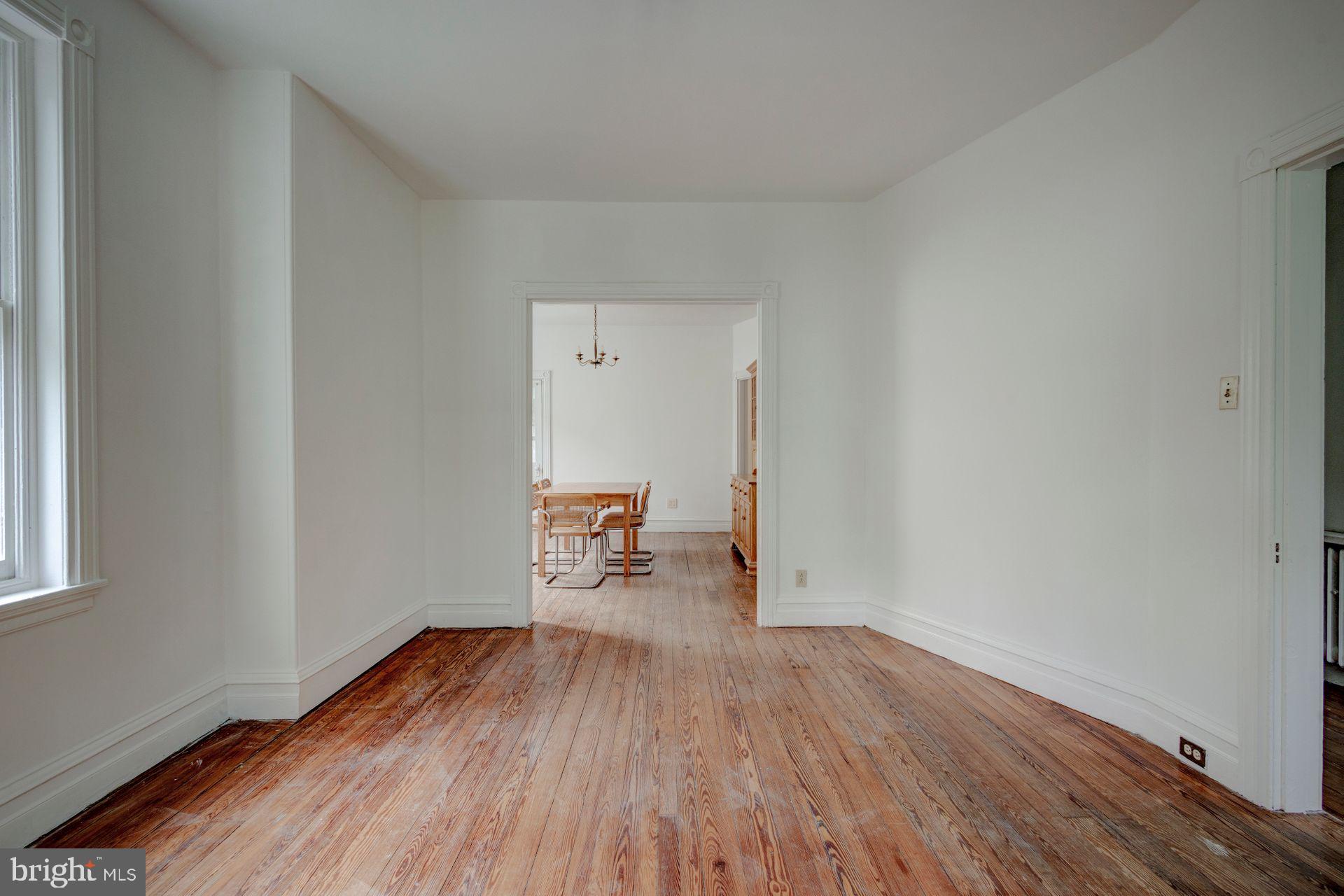 49 E Mermaid Ln