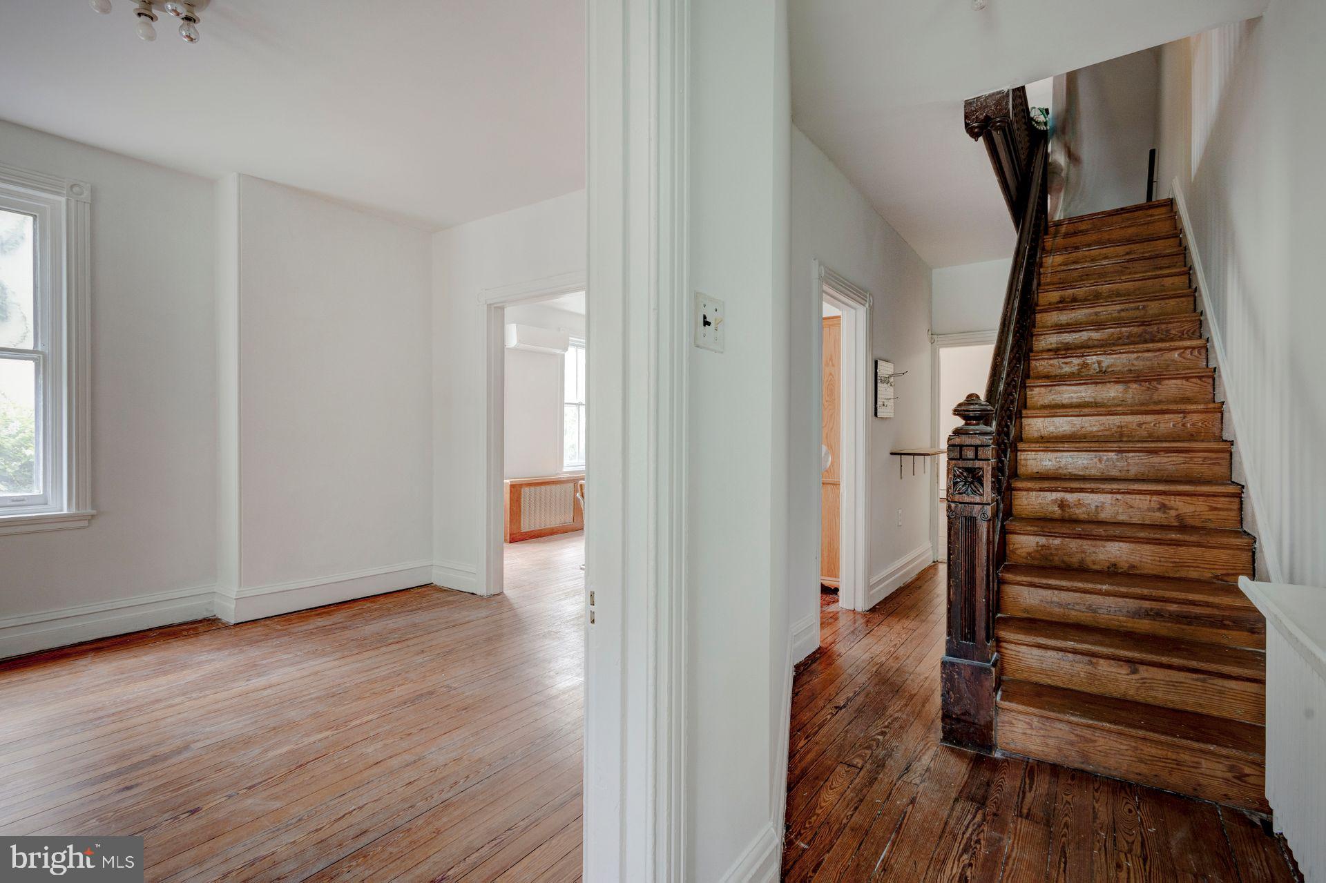 49 E Mermaid Ln