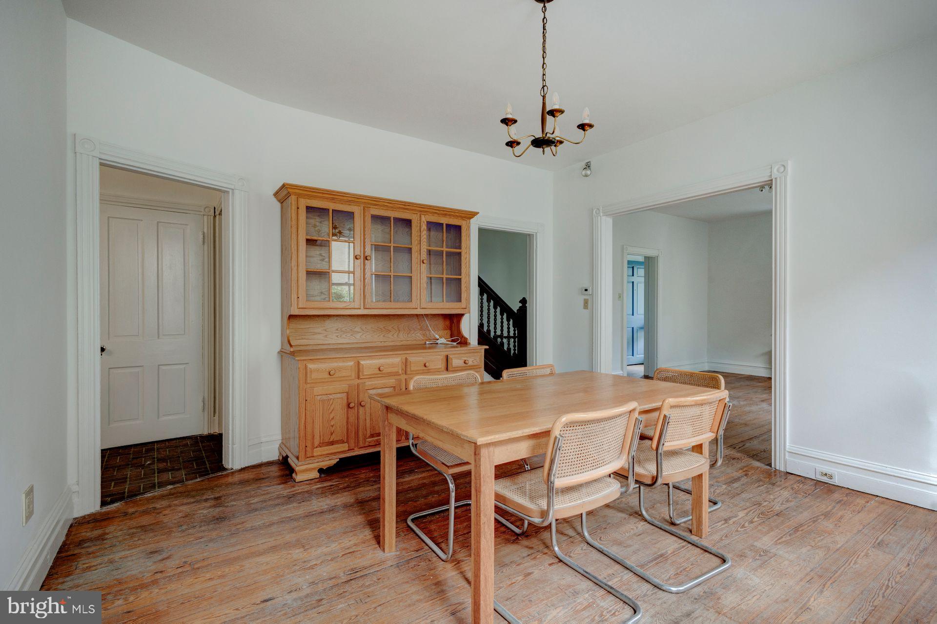 49 E Mermaid Ln