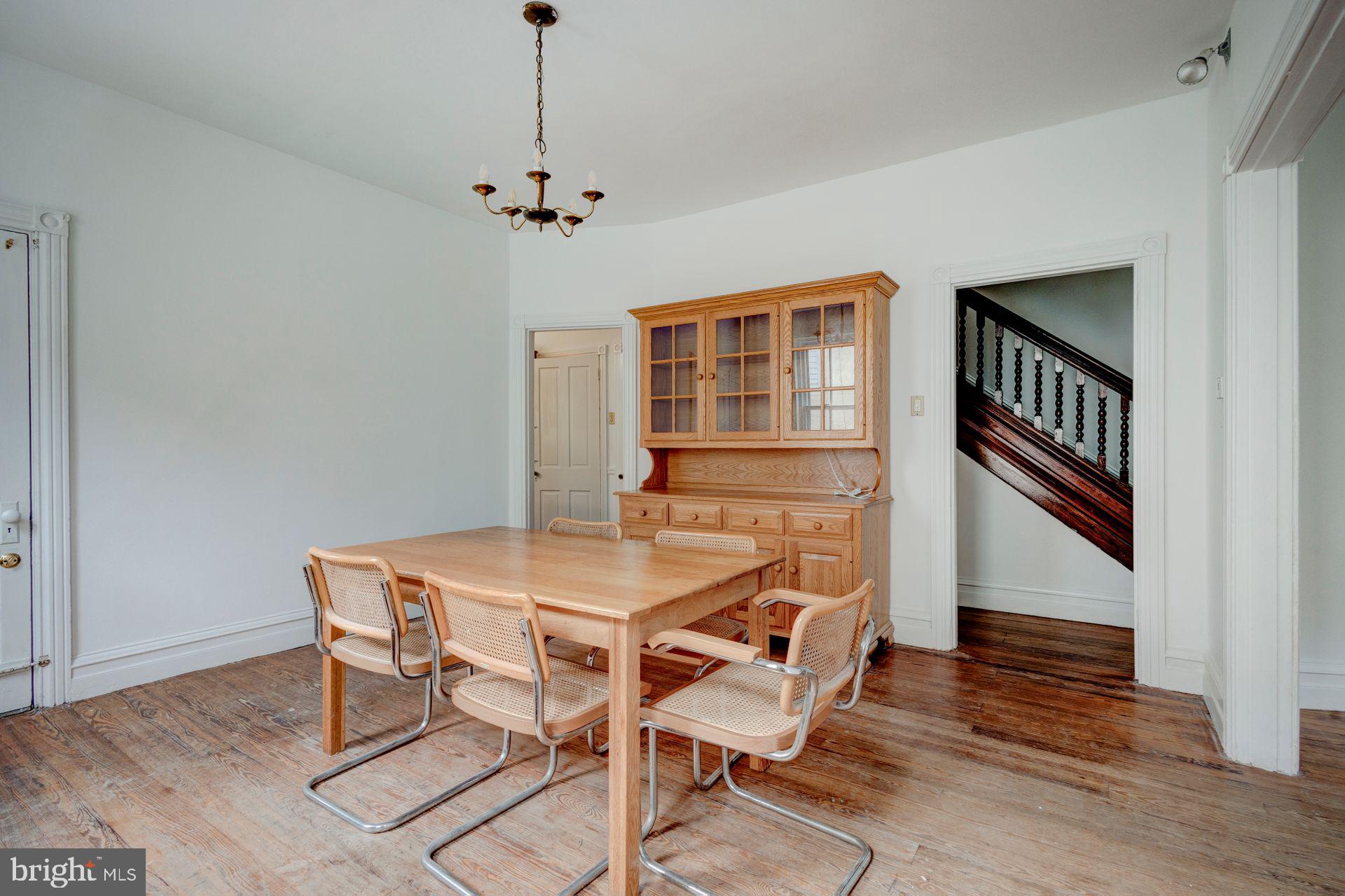 49 E Mermaid Ln