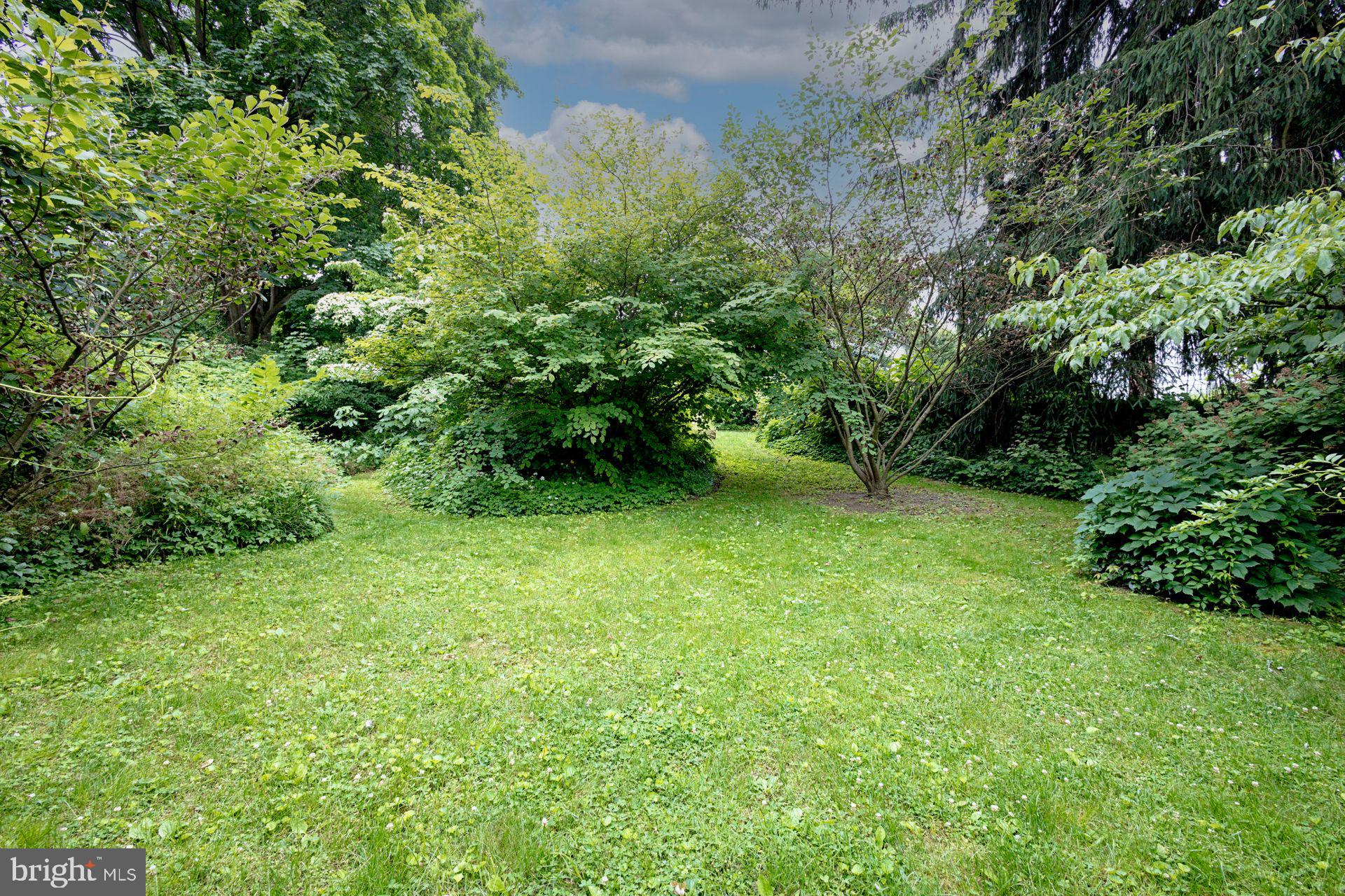 49 E Mermaid Ln