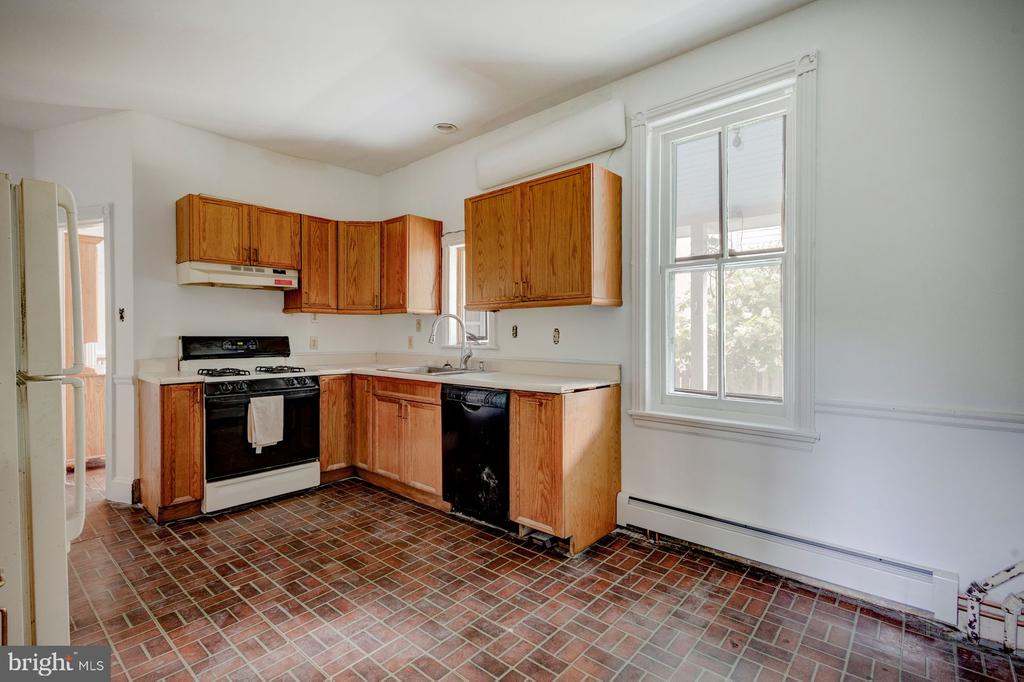 49 E Mermaid Ln