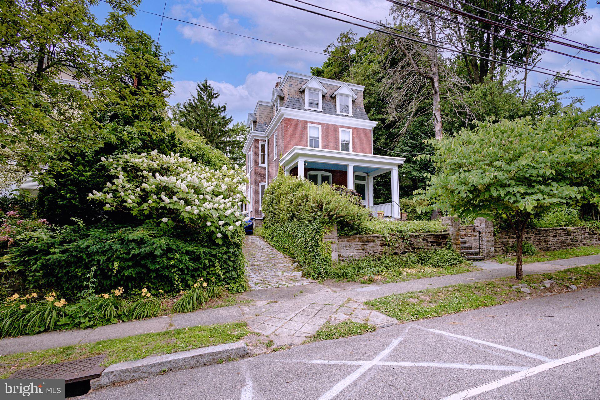 49 E Mermaid Ln