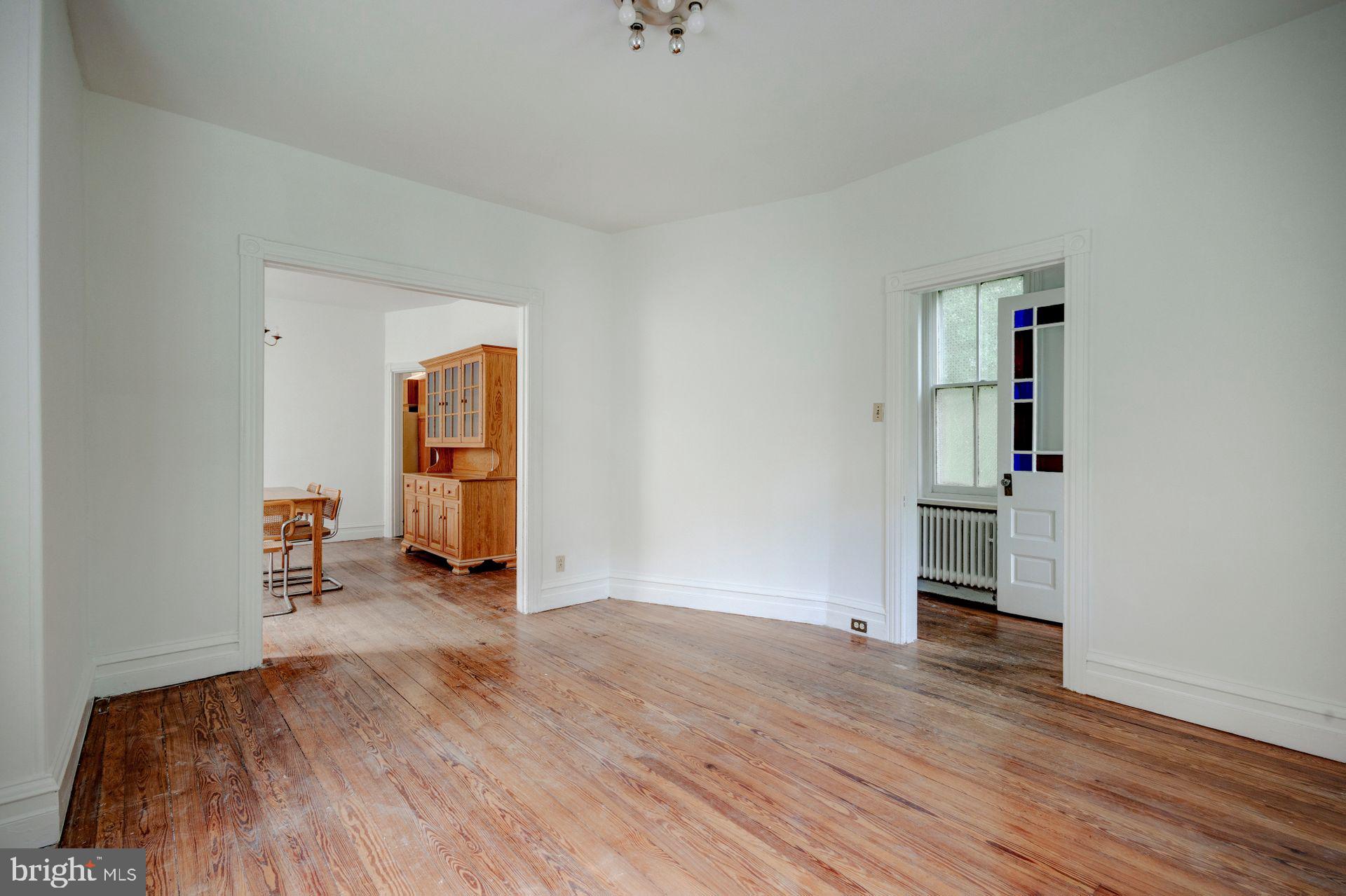 49 E Mermaid Ln