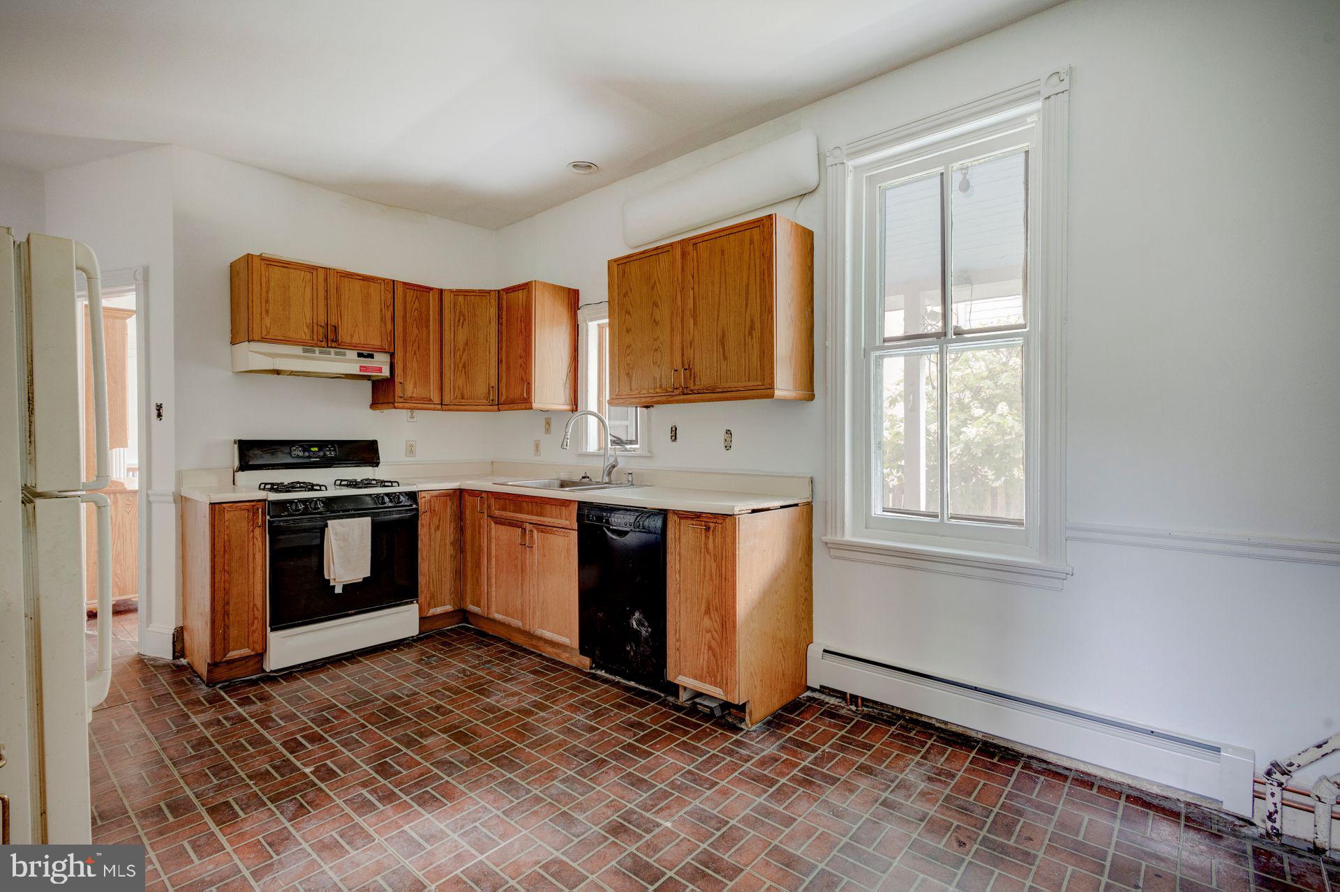 49 E Mermaid Ln