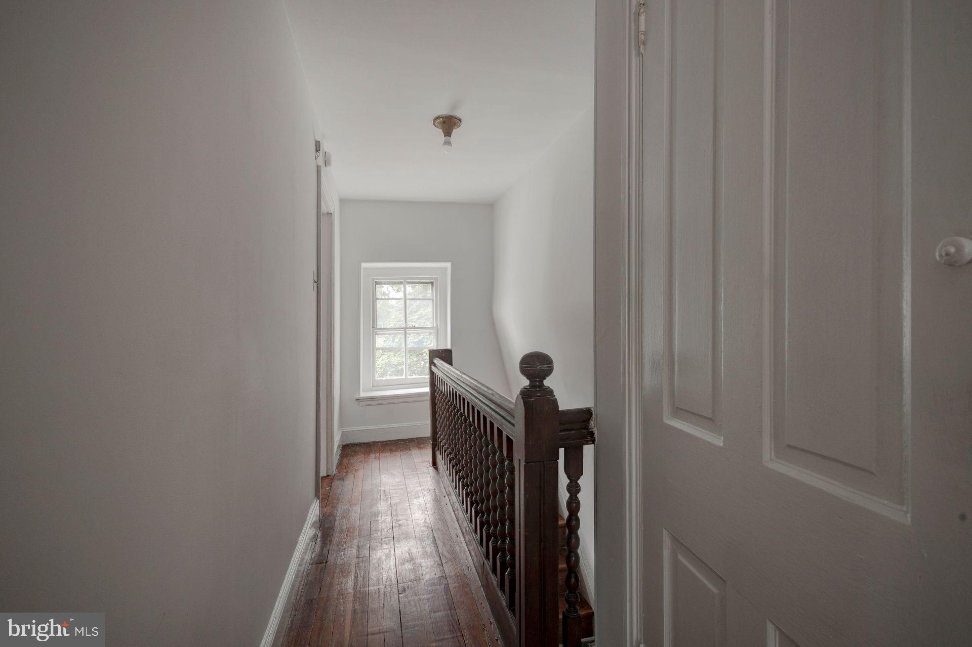 49 E Mermaid Ln