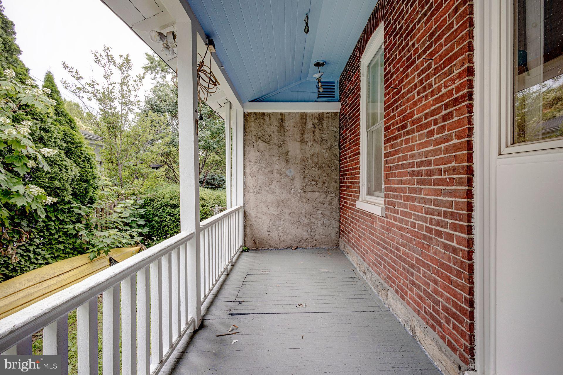 49 E Mermaid Ln