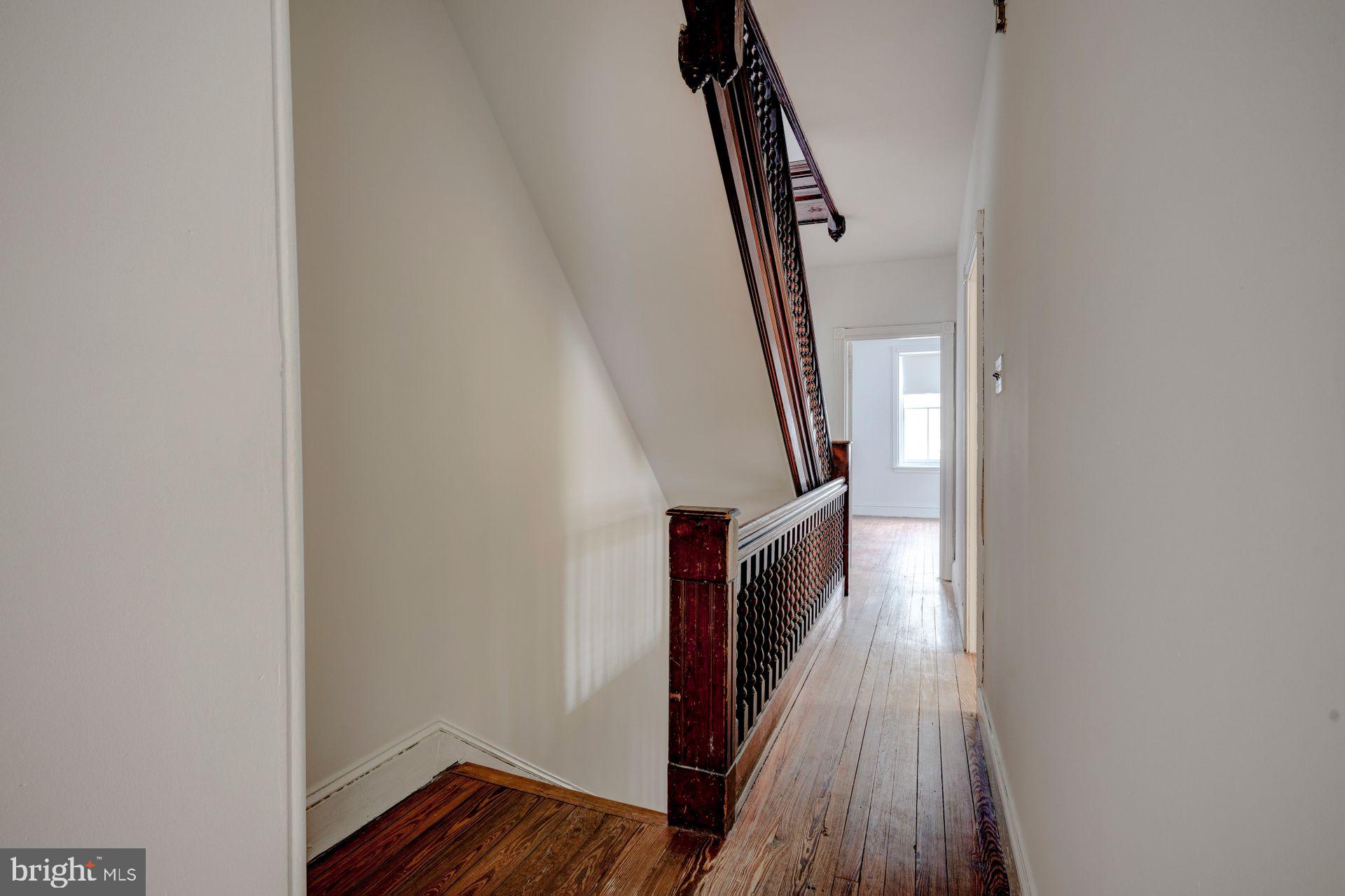 49 E Mermaid Ln