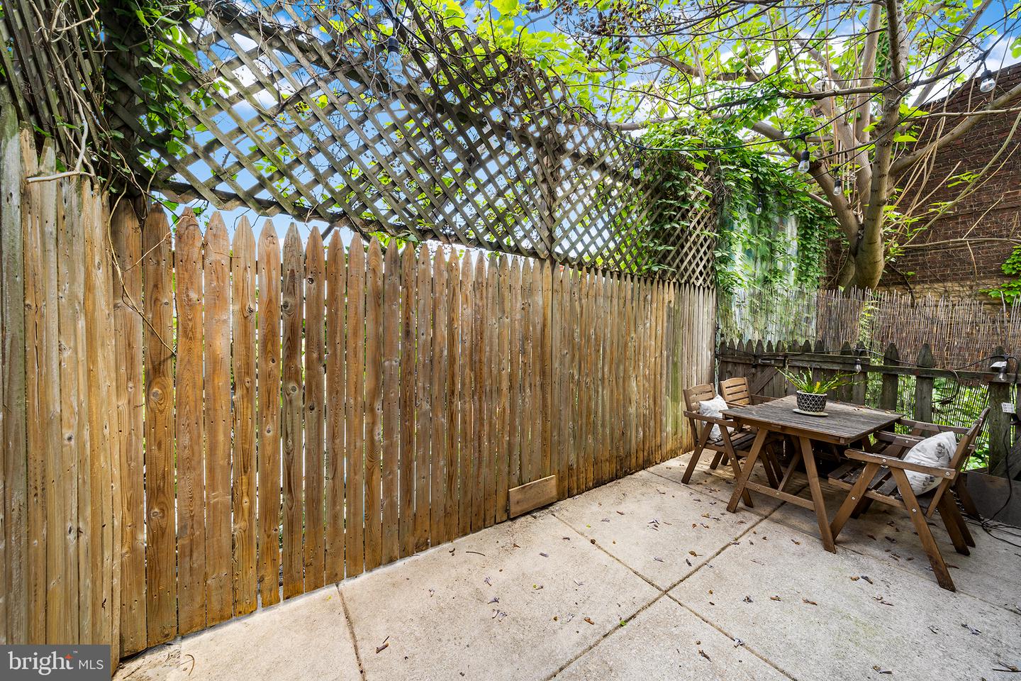 107 W Master St