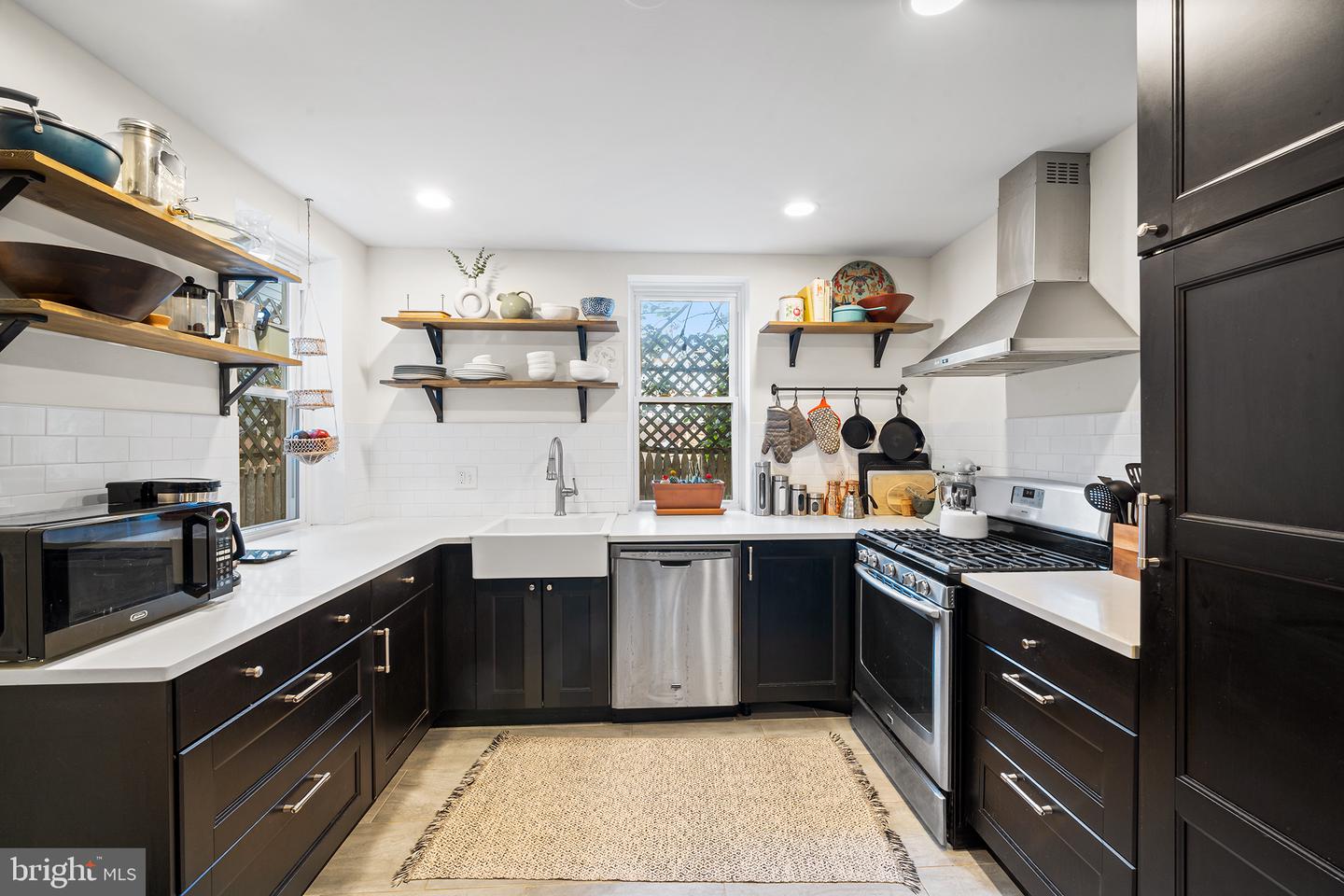 107 W Master St