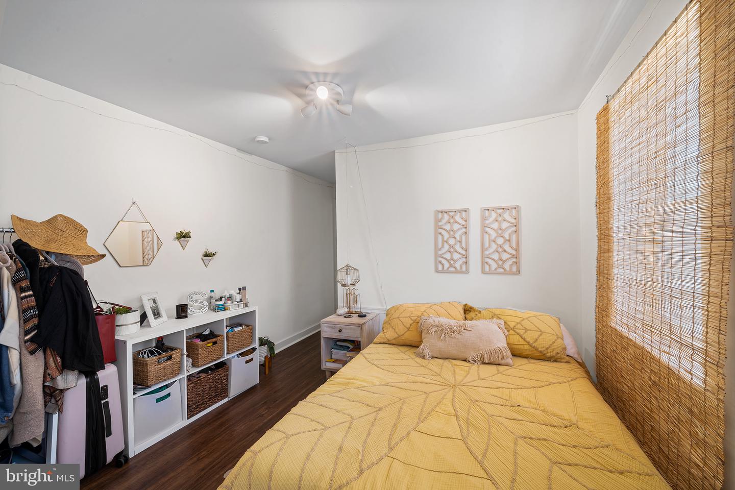 107 W Master St