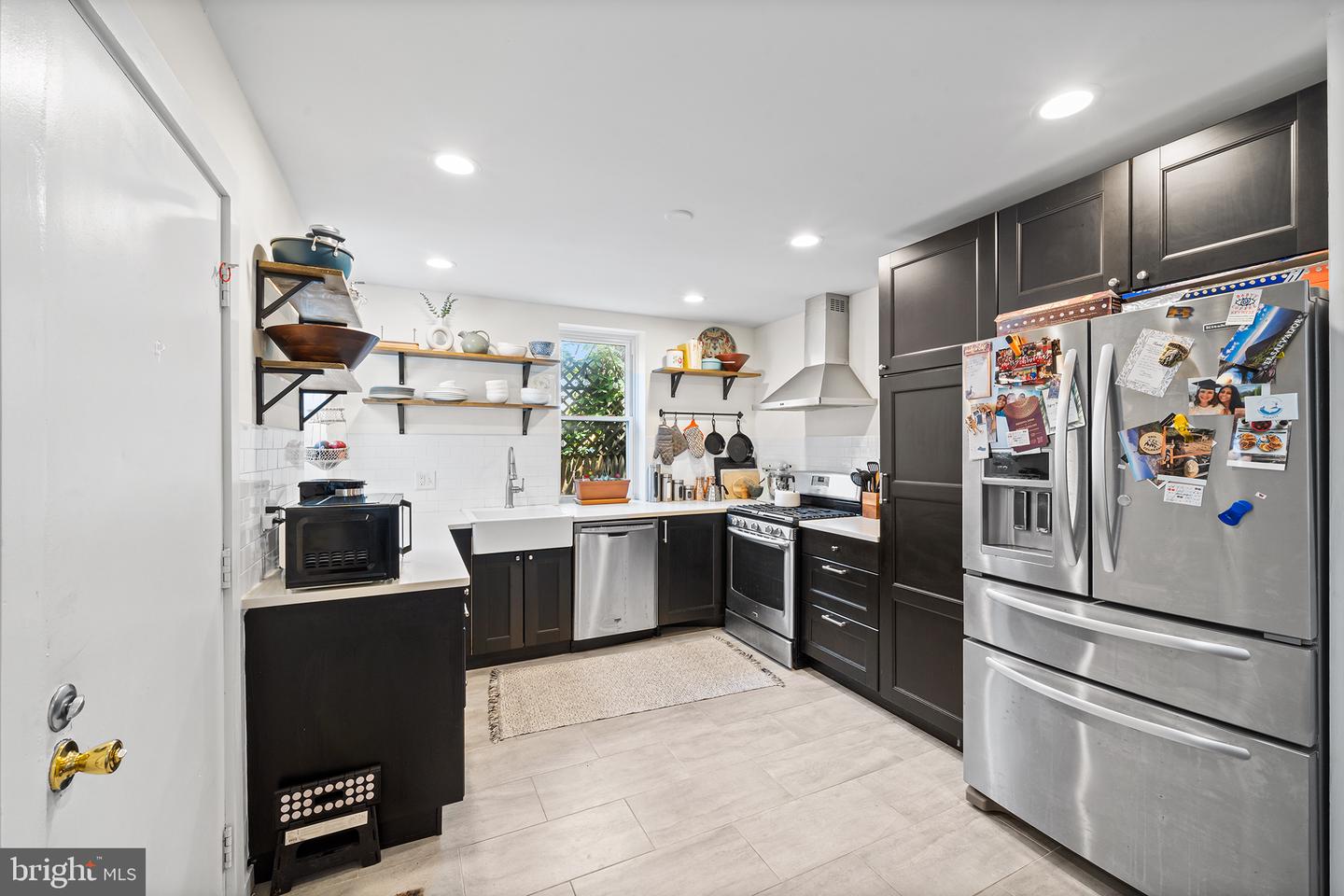 107 W Master St