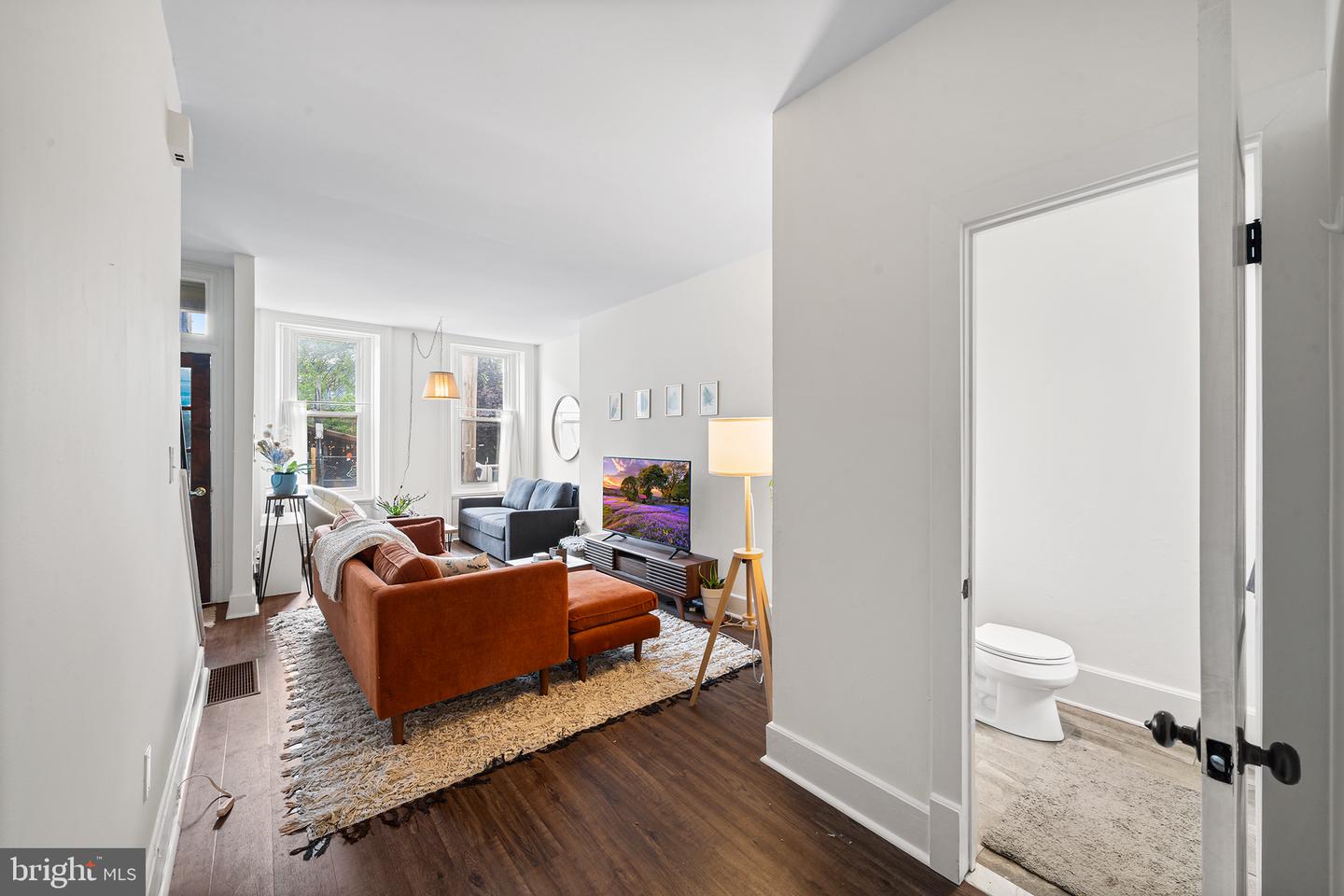 107 W Master St