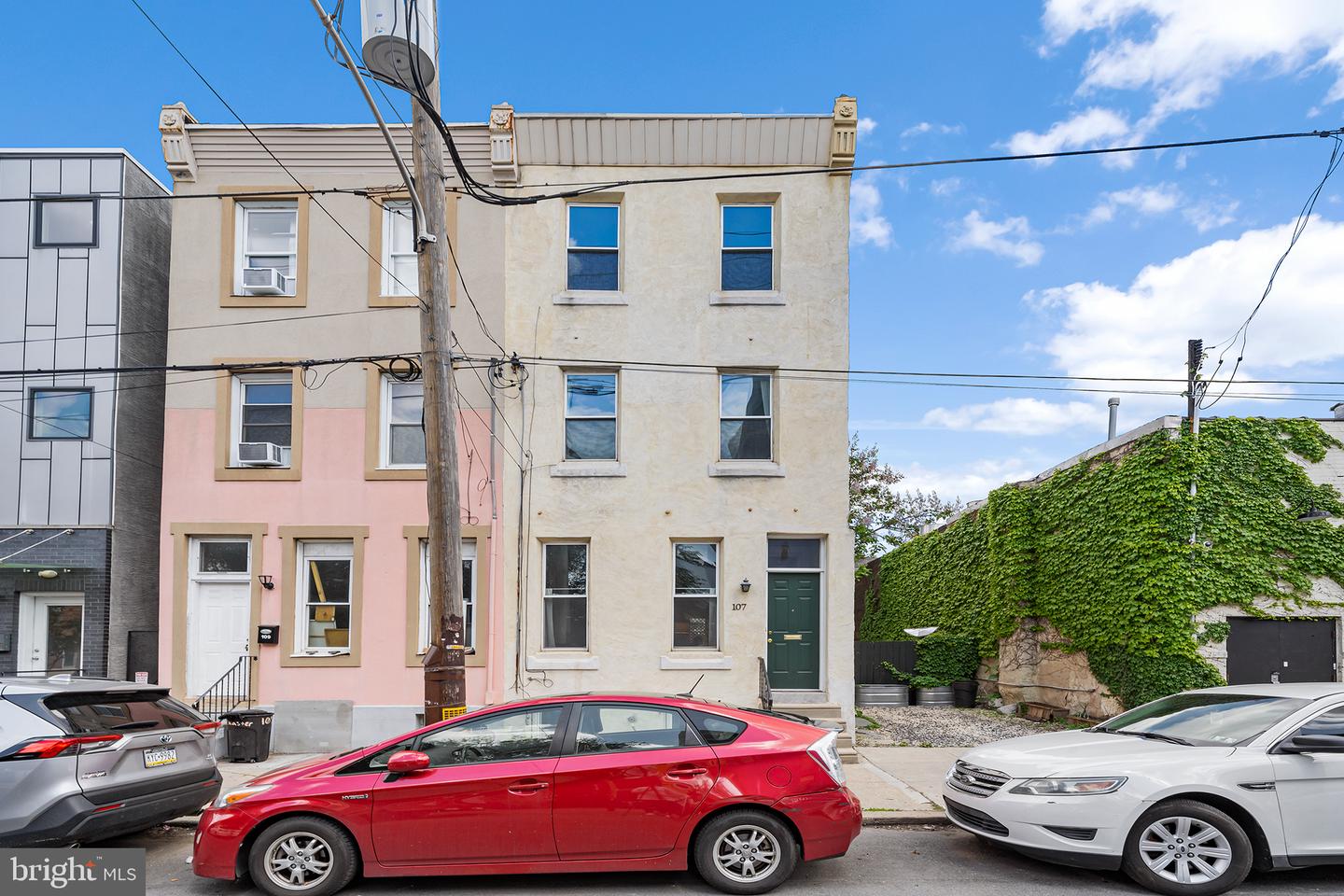 107 W Master St