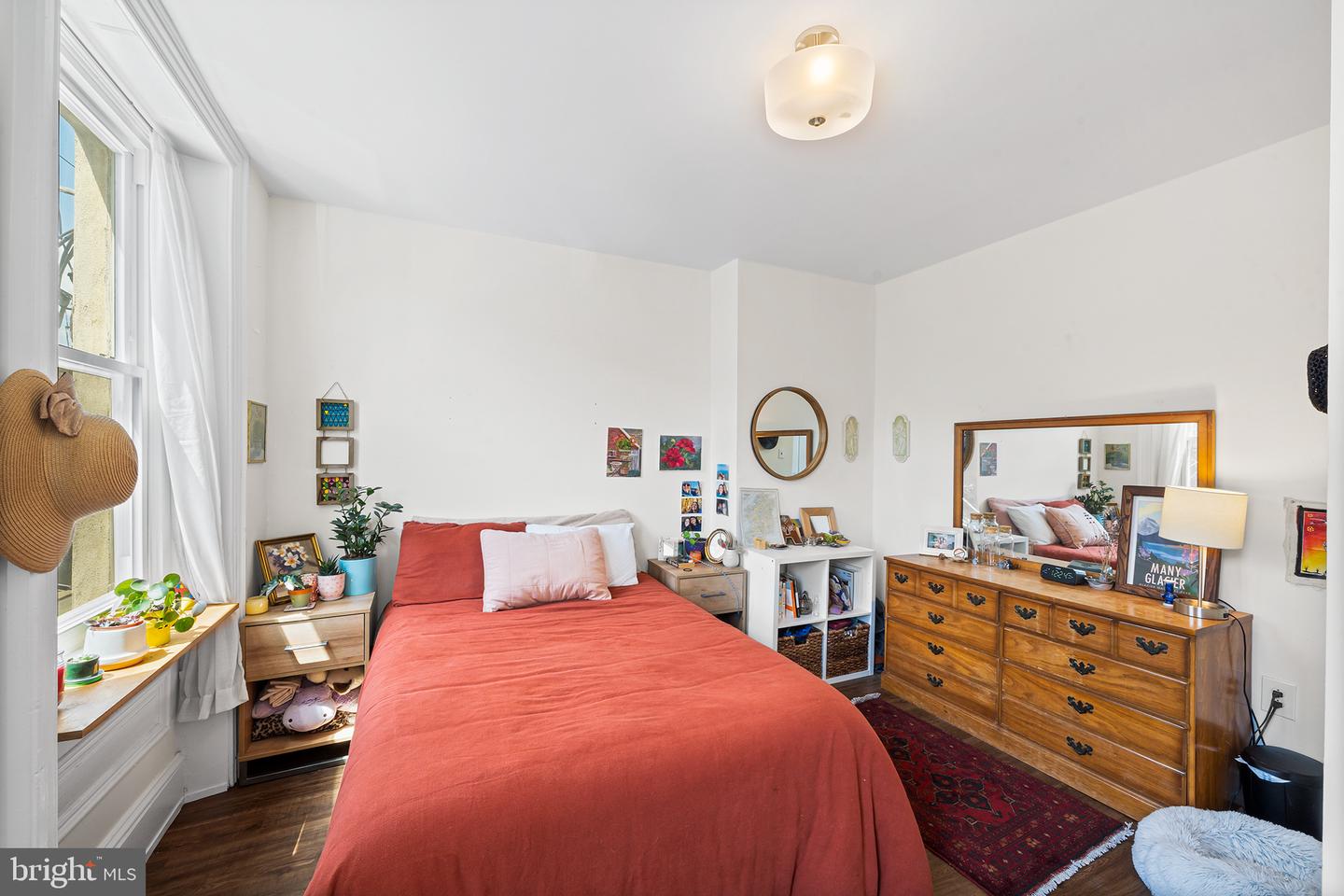 107 W Master St