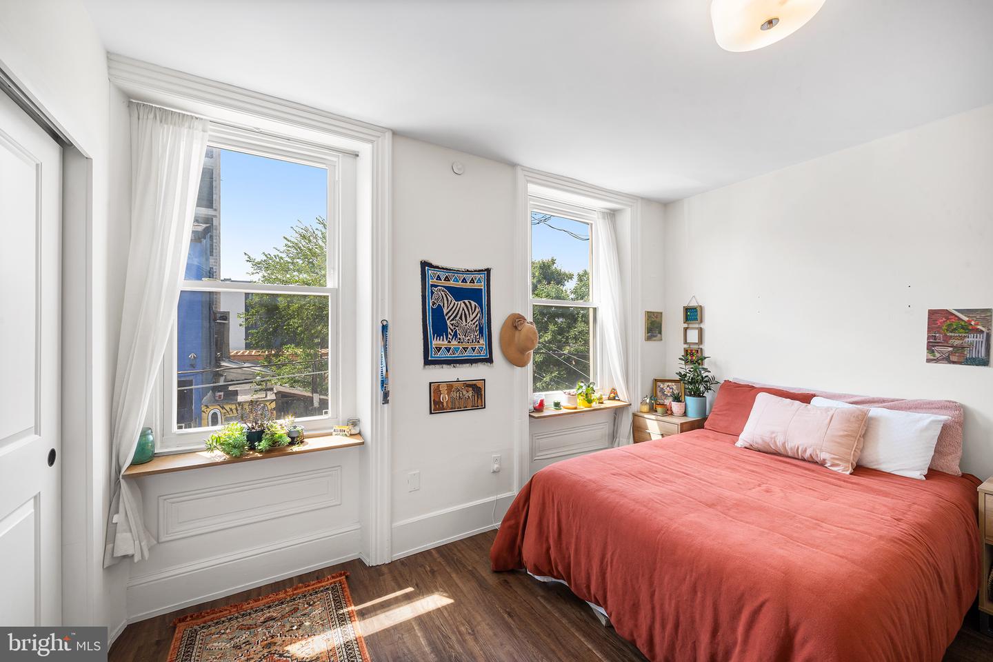 107 W Master St