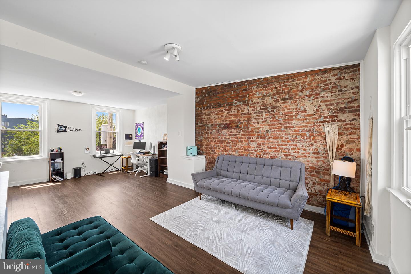107 W Master St