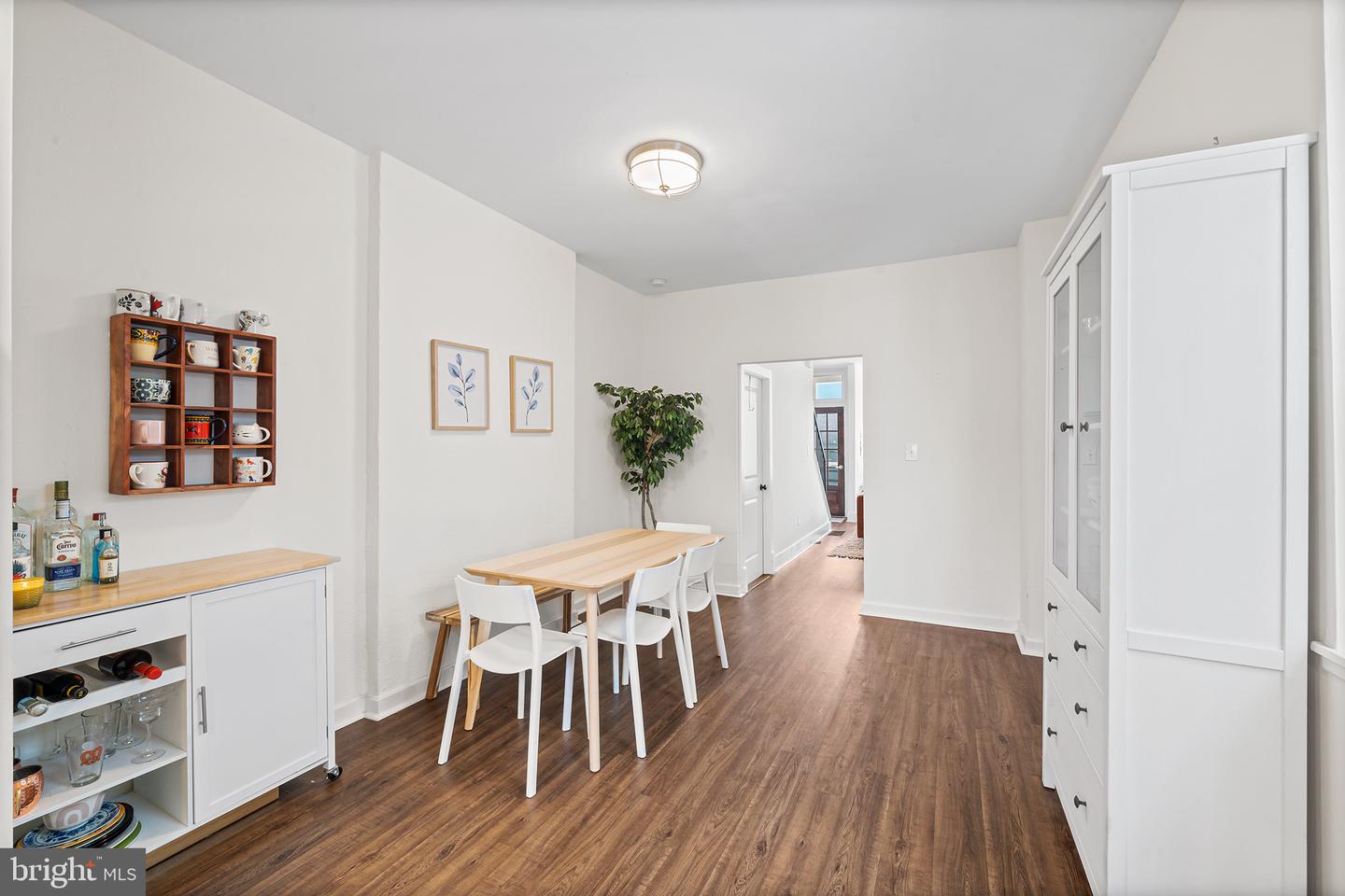 107 W Master St
