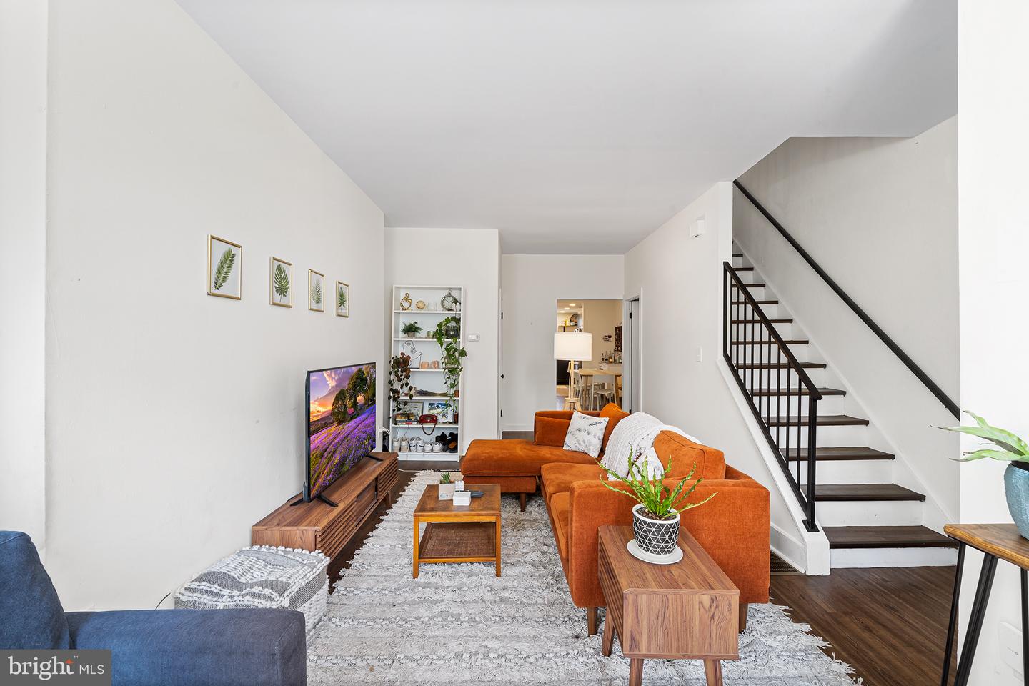 107 W Master St