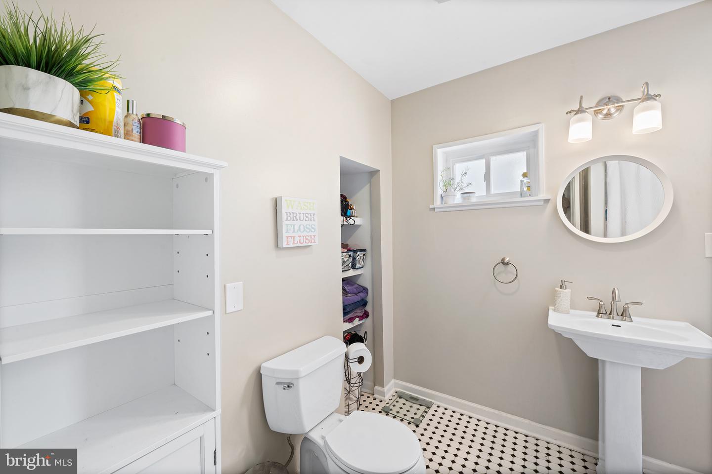 107 W Master St