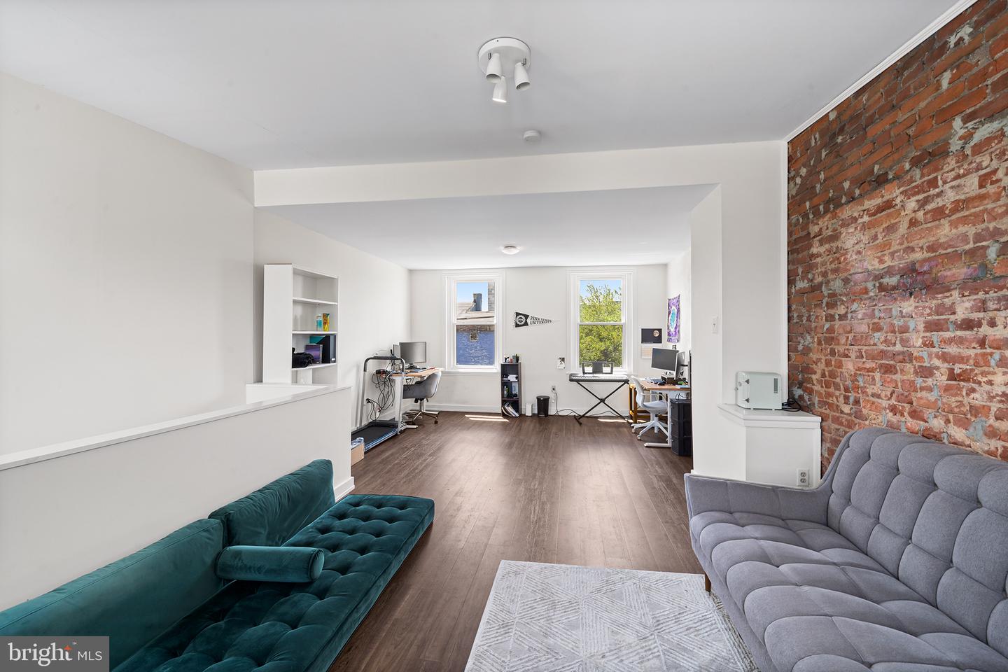 107 W Master St