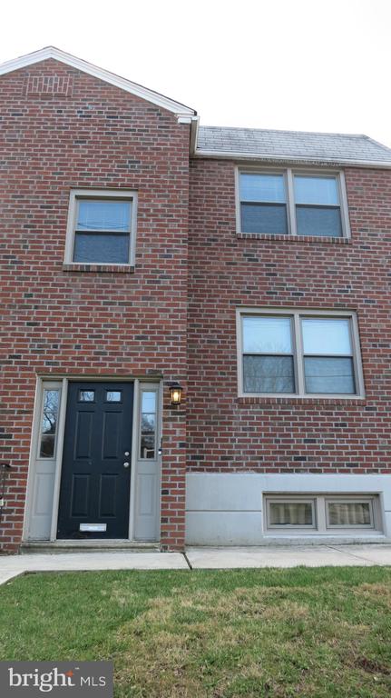 7042 VALLEY AVE #2