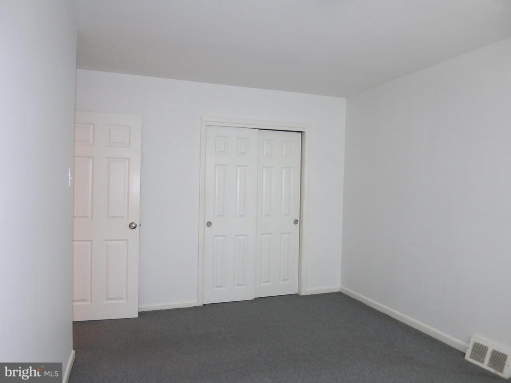 7042 VALLEY AVE #2