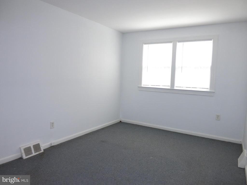 7042 VALLEY AVE #2