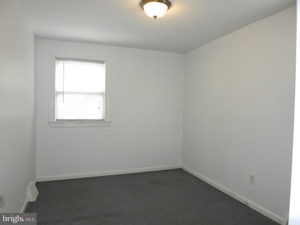 7042 VALLEY AVE #2