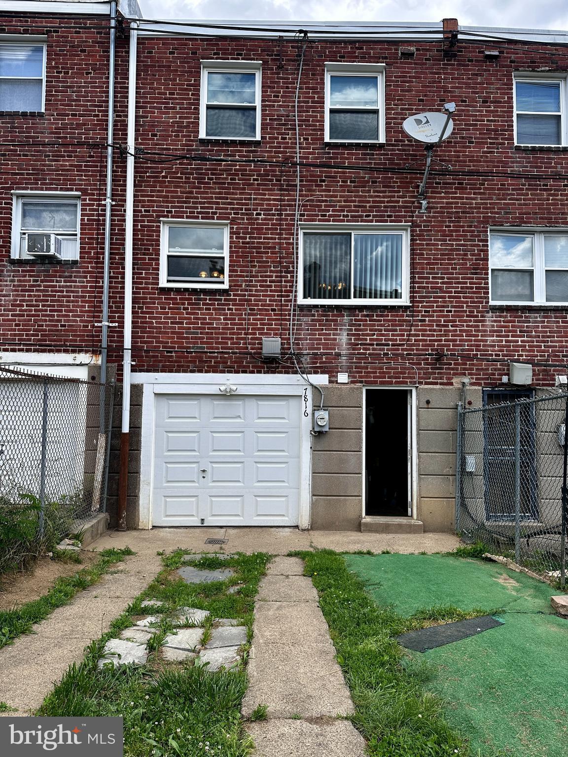 7816 FAYETTE ST