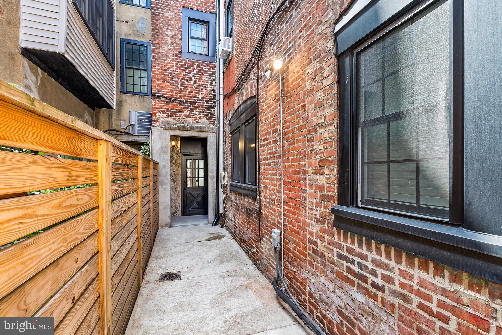819 S 2ND ST #1