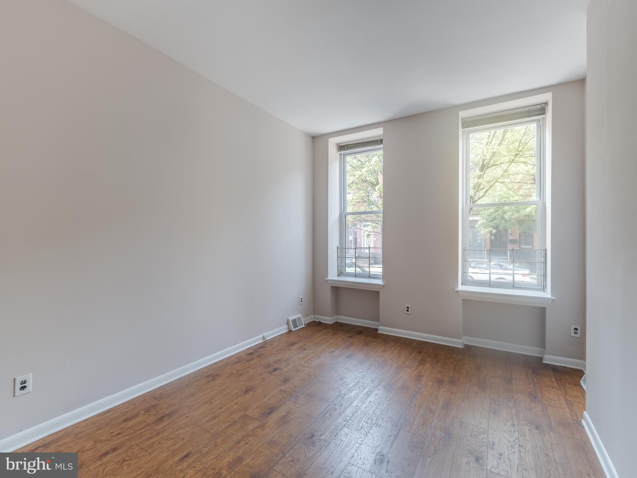 1707 W DIAMOND ST #1