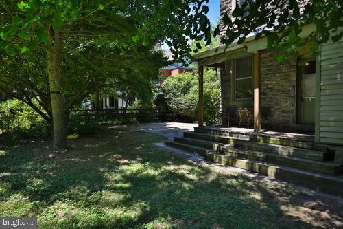 254 W Walnut Ln