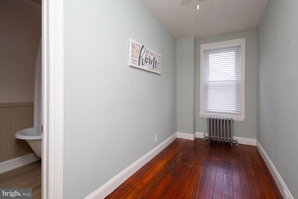 28 W Manheim St