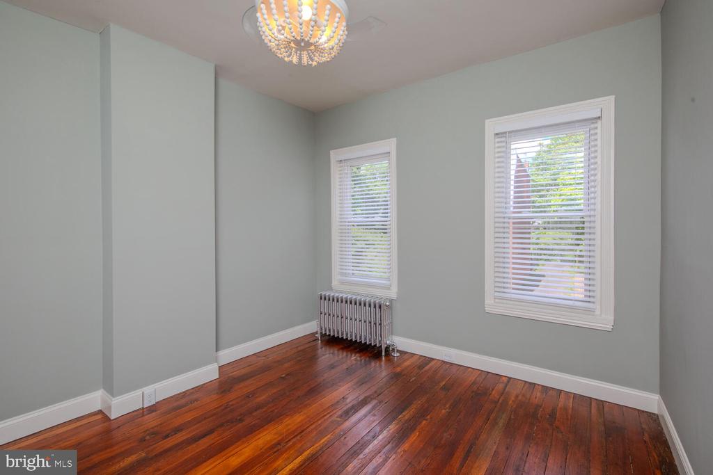 28 W Manheim St