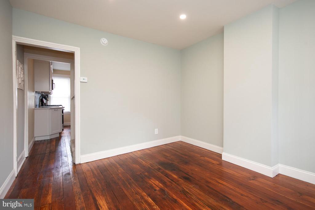 28 W Manheim St