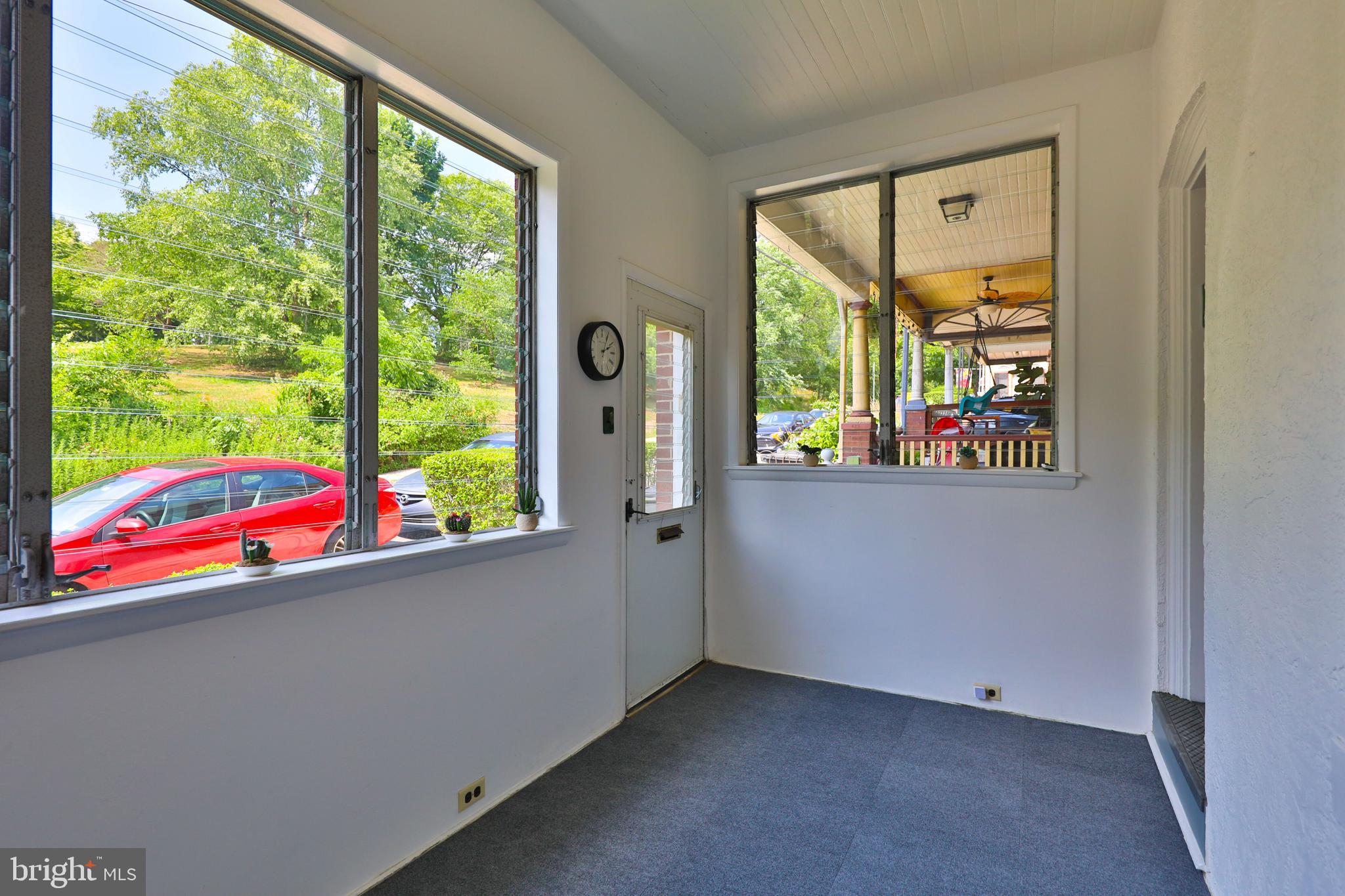 421 Hermitage St
