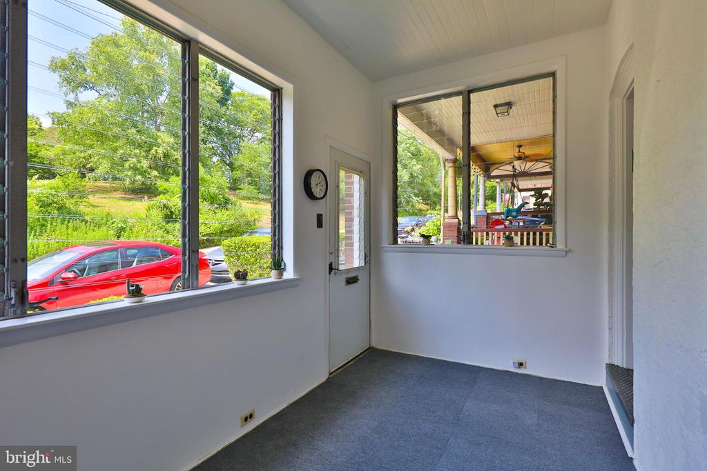421 Hermitage St