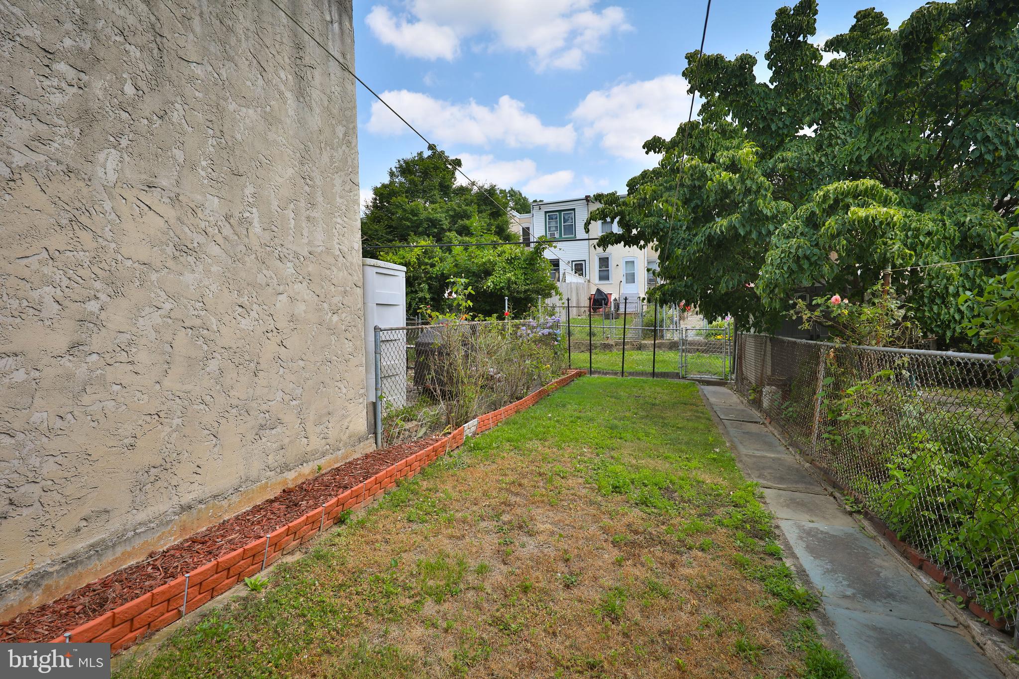 421 Hermitage St