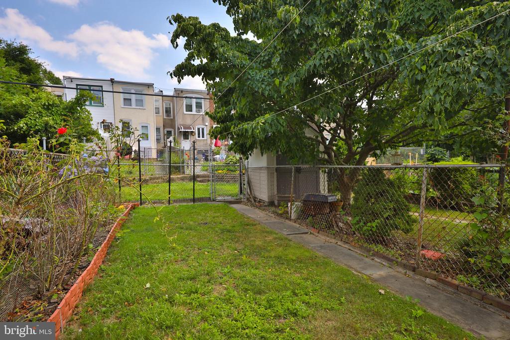 421 Hermitage St