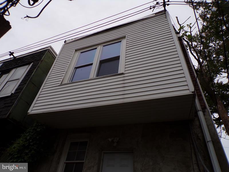 1542 S Napa St